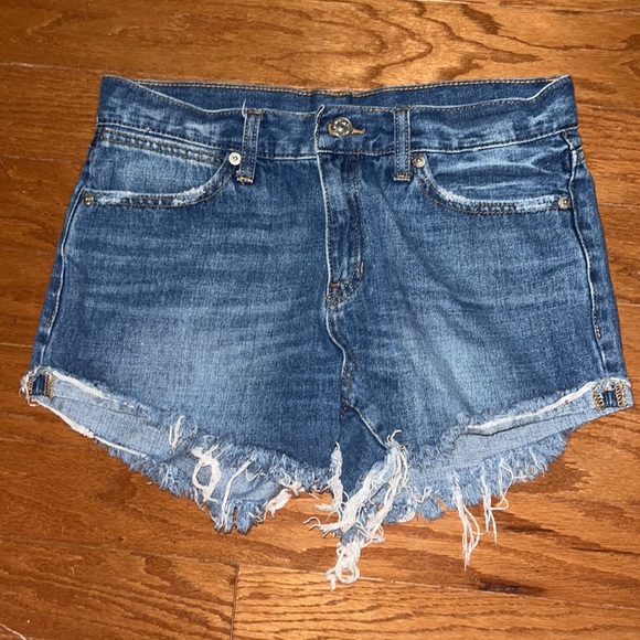 Jean shorts size 3-4. 100% cotton. - Picture 2 of 4